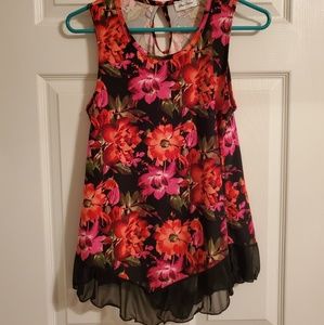 Pretty floral tank